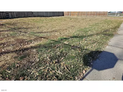 428 N 3rd Ave E, Newton, IA 50208