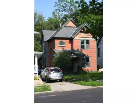 829 17th St, Des Moines, IA 50314