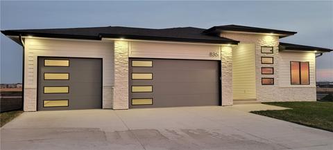 835 NW Sandy Hollow Cir, Waukee, IA 50263