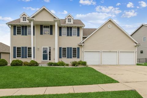 1702 Pinewood Ct SW, Altoona, IA 50009