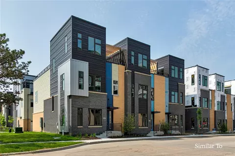 810 E 2nd St, Des Moines, IA 50309