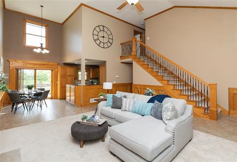 1813 3rd Ave SE, Altoona, IA 50009