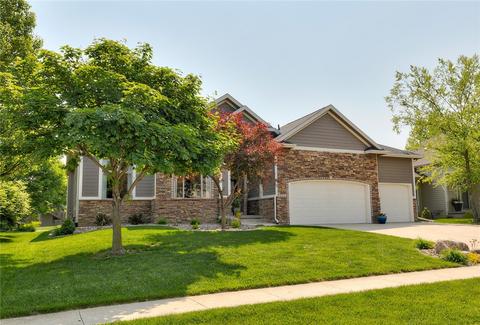2721 NW 160th St, Clive, IA 50325