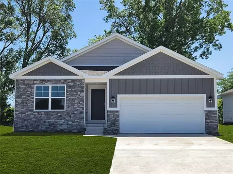 1118 35th St SW, Altoona, IA 50009