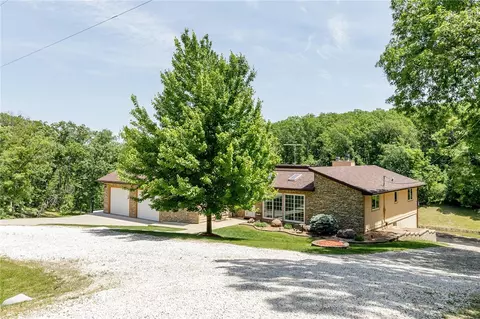 1804 Upland Trl, Prole, IA 50229