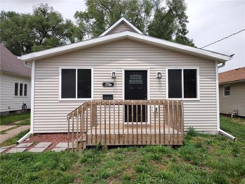 2106 E Grand Ave, Des Moines, IA 50317
