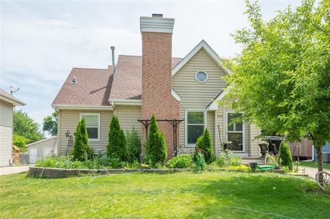 4753 70th Pl, Urbandale, IA 50322