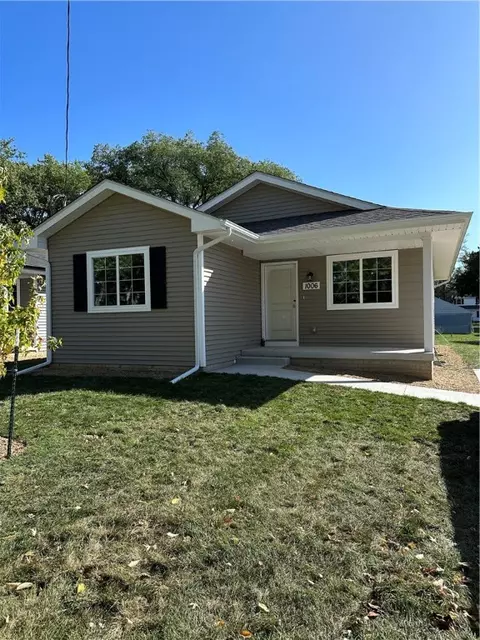 1006 Rittenhouse St, Des Moines, IA 50315