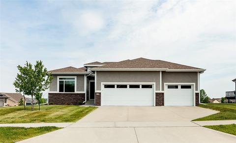 129 W High Rd, Norwalk, IA 50211