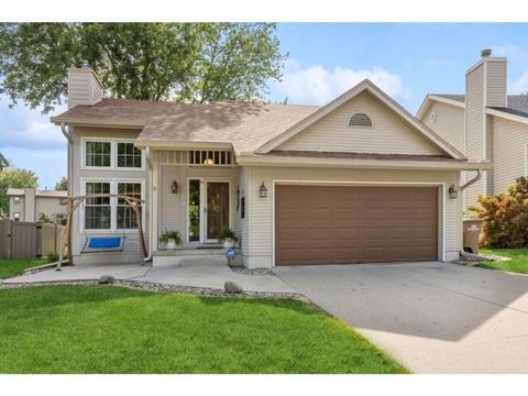 264 23rd St, West Des Moines, IA 50265