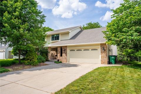 10909 Lincoln Ave, Clive, IA 50325