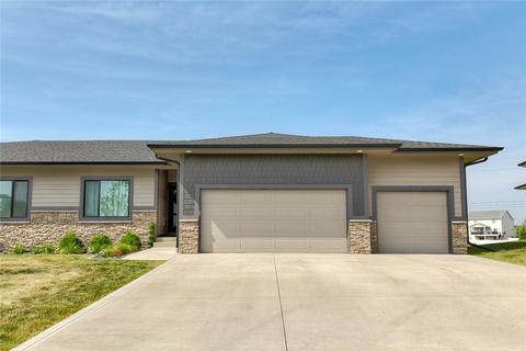 2310 Scenic Valley Dr, West Des Moines, IA 50265