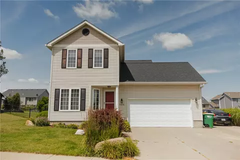 1315 N 7th St, Indianola, IA 50125