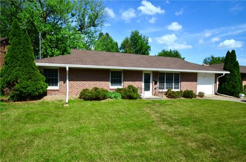 933 15th St, West Des Moines, IA 50265