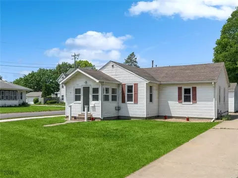 721 W 5th St S, Newton, IA 50208