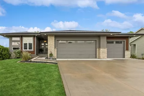 1065 Aaron Ct, Adel, IA 50003