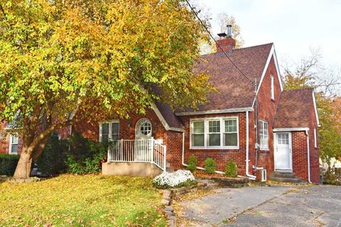 673 41st St, Des Moines, IA 50312