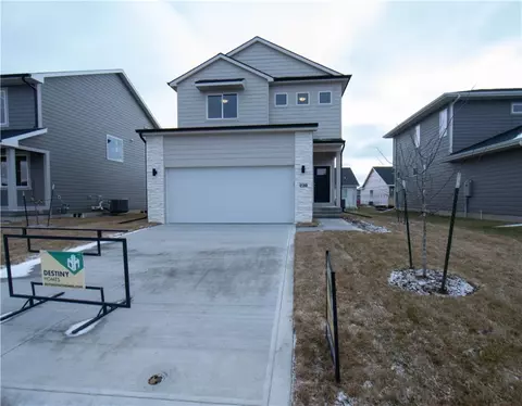 720 SE Booth Ave, Waukee, IA 50263