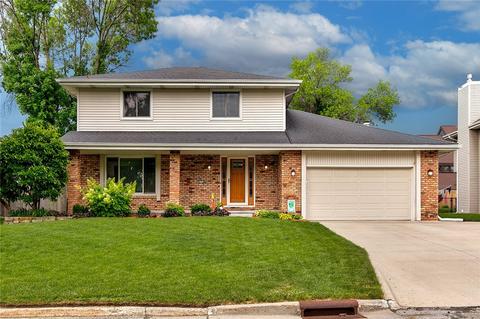 8304 Hammontree Dr, Urbandale, IA 50322