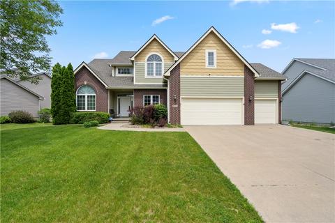 9517 Wickham Dr, Johnston, IA 50131