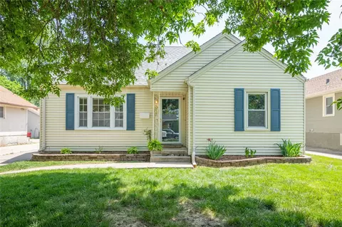 3013 48th Pl, Des Moines, IA 50310