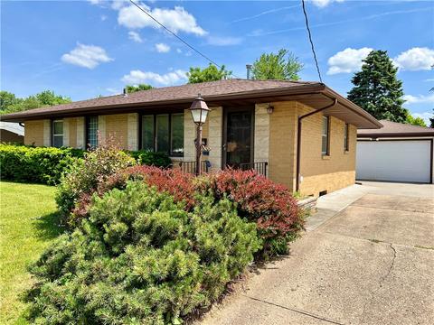 2525 E Tiffin Ave, Des Moines, IA 50317