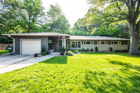 2400 Timberland Rd, Ames, IA 50014