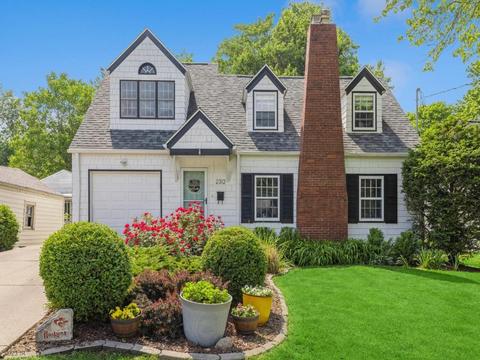2312 46th St, Des Moines, IA 50310