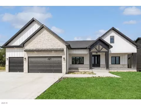 17781 Townsend Dr, Clive, IA 50325