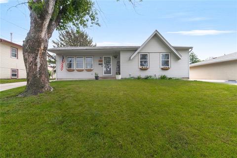 2621 E 39th Ct, Des Moines, IA 50317