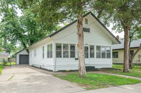 2327 Capitol Ave, Des Moines, IA 50317