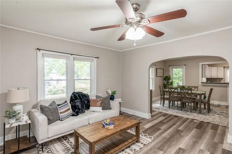 2800 Lyon St, Des Moines, IA 50317