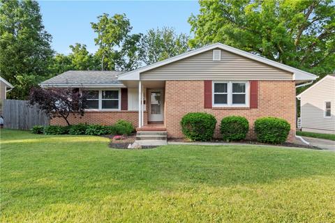 3112 Giles St, West Des Moines, IA 50265