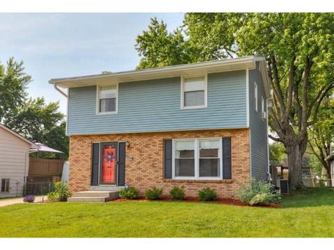 5120 Valdez Dr, Des Moines, IA 50310
