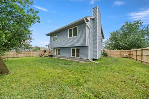 234 E Bundy Ave, Des Moines, IA 50315
