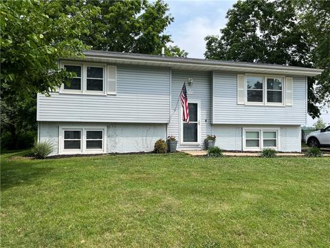 4929 Wakonda Dr, Norwalk, IA 50211