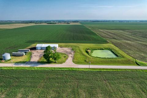 2525 160th St, New Sharon, IA 50207