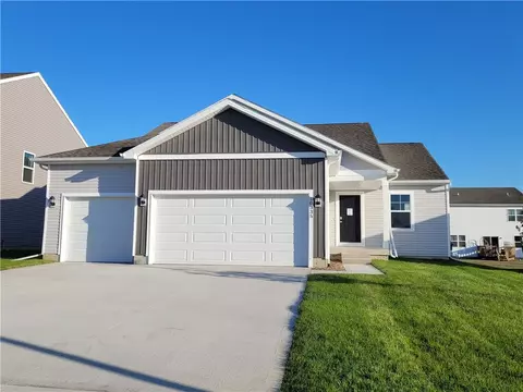 10335 Southerwick Pl, Johnston, IA 50131
