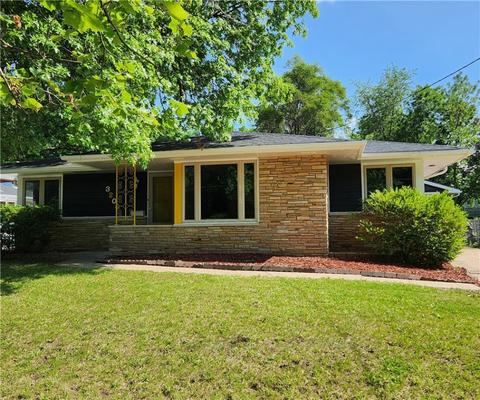 3206 Aurora Ave, Des Moines, IA 50310