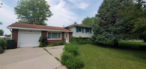 1413 Highview Dr, Perry, IA 50220