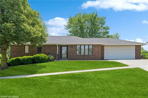 21 Kirkwood St, Pella, IA 50219