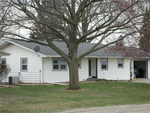 303 N 19th Ave W, Newton, IA 50208