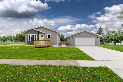 608 Washington St E, Knoxville, IA 50138