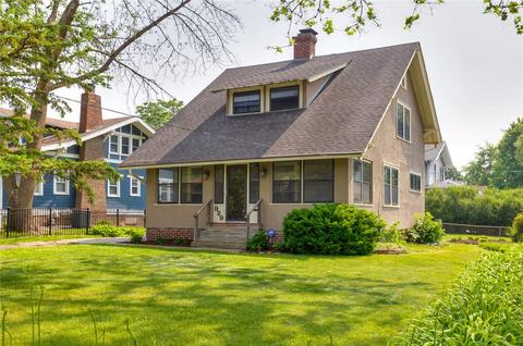 929 35th St, Des Moines, IA 50312