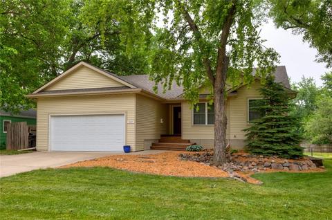 3827 34th St, Des Moines, IA 50310