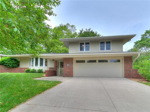 1208 21st St, West Des Moines, IA 50265