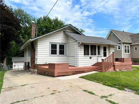 2709 30th St, Des Moines, IA 50310