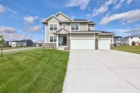 15229 Springbrook Trl, Urbandale, IA 50323