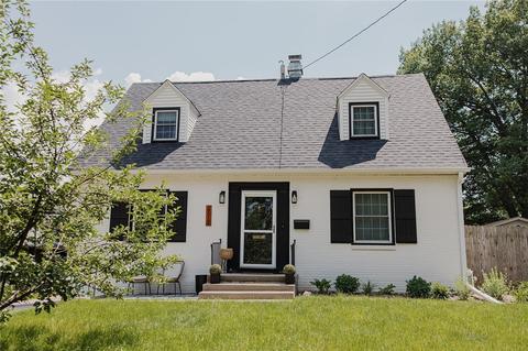 4512 Beaver Crest Dr, Des Moines, IA 50310