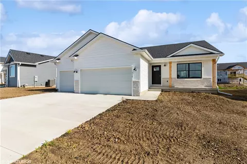 719 NE Deerfield Dr, Ankeny, IA 50021
